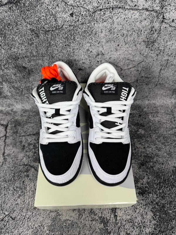 Nike SB Dunk Low TIGHTBOOTH