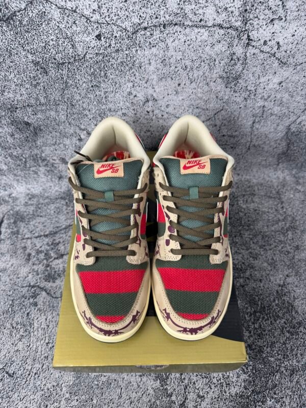 Nike SB Dunk Low Freddy Krueger