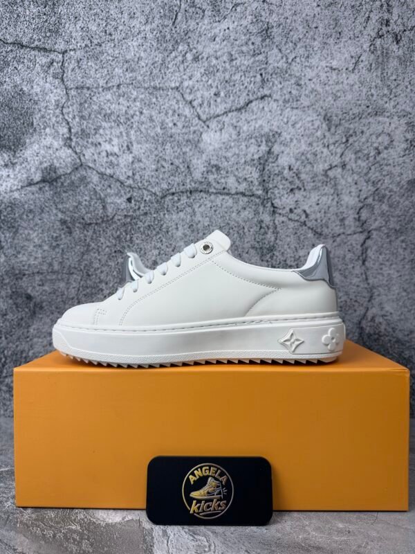 LOUIS VUITTON Time Out