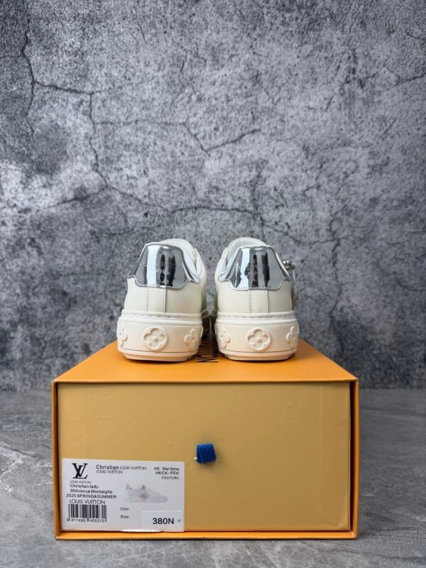 LOUIS VUITTON Time Out