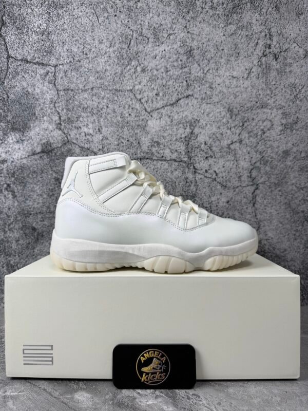 Jordan 11 Retro Pearl