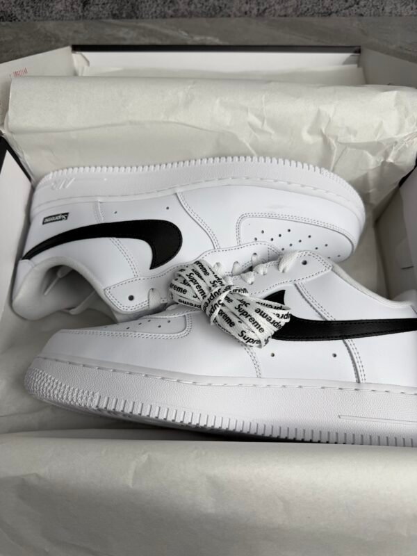 Nike Air Force 1 Low Supreme White Black
