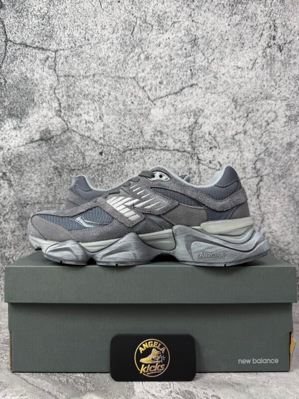 New Balance 9060 Magnet