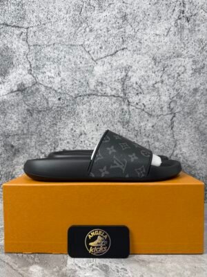 LOUIS VUITTON Waterfront