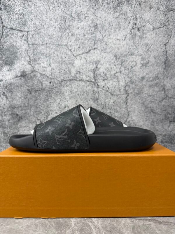 LOUIS VUITTON Waterfront