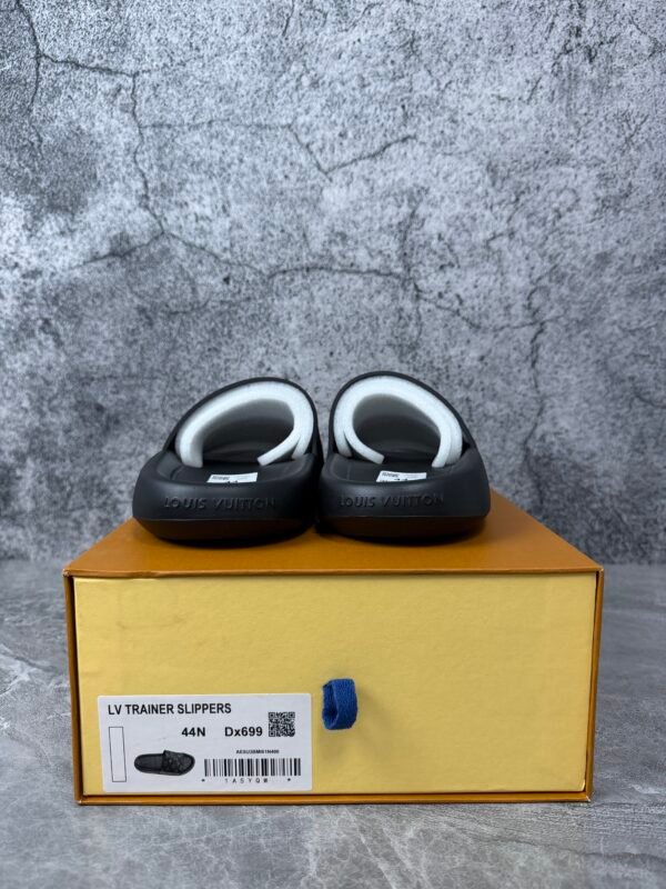 LOUIS VUITTON Waterfront