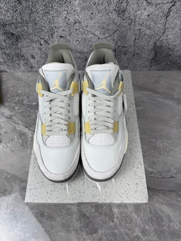 Jordan 4 Retro SE Craft Photon Dust