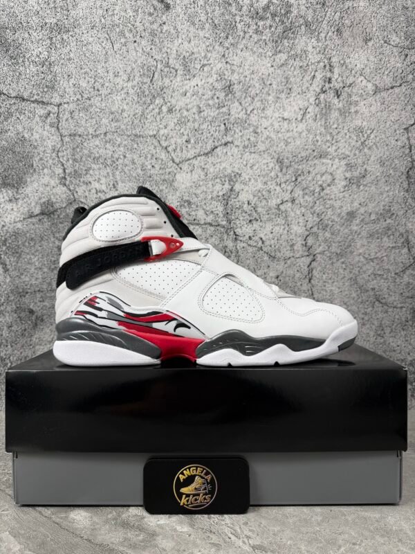 Jordan 8 Retro Bugs Bunny