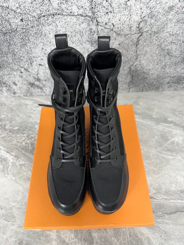 LOUIS VUITTON Laureate