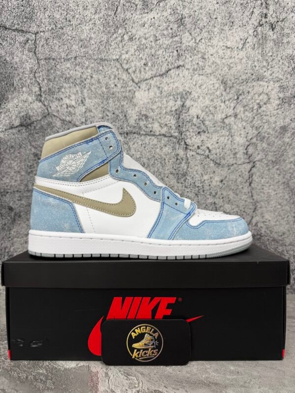 Jordan 1 Retro High Hyper Royal Smoke Grey