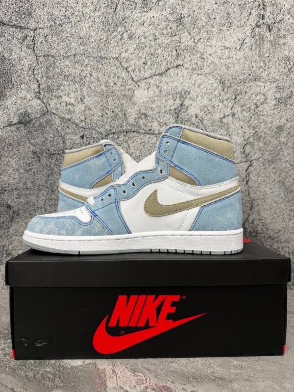 Jordan 1 Retro High Hyper Royal Smoke Grey