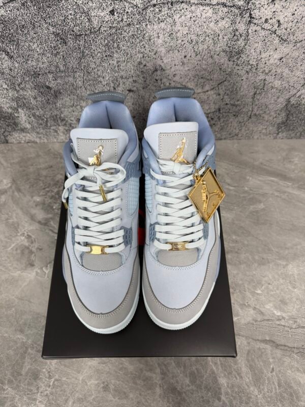 Jordan 4 Retro UNC Tar Heels PE