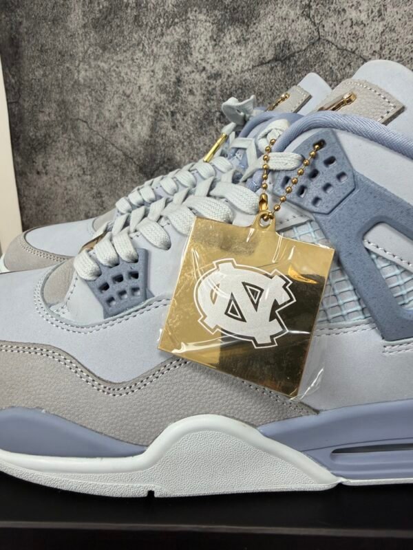 Jordan 4 Retro UNC Tar Heels PE