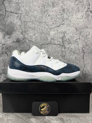 Jordan 11 Retro Low Snake Navy