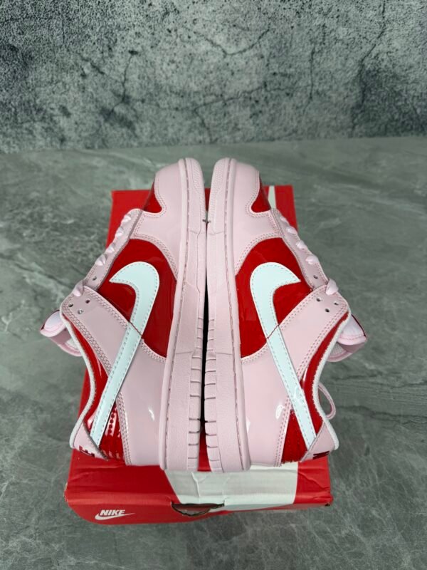 Nike Dunk Low Valentine's Day