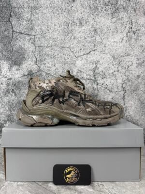 Balenciaga Runner Graffiti