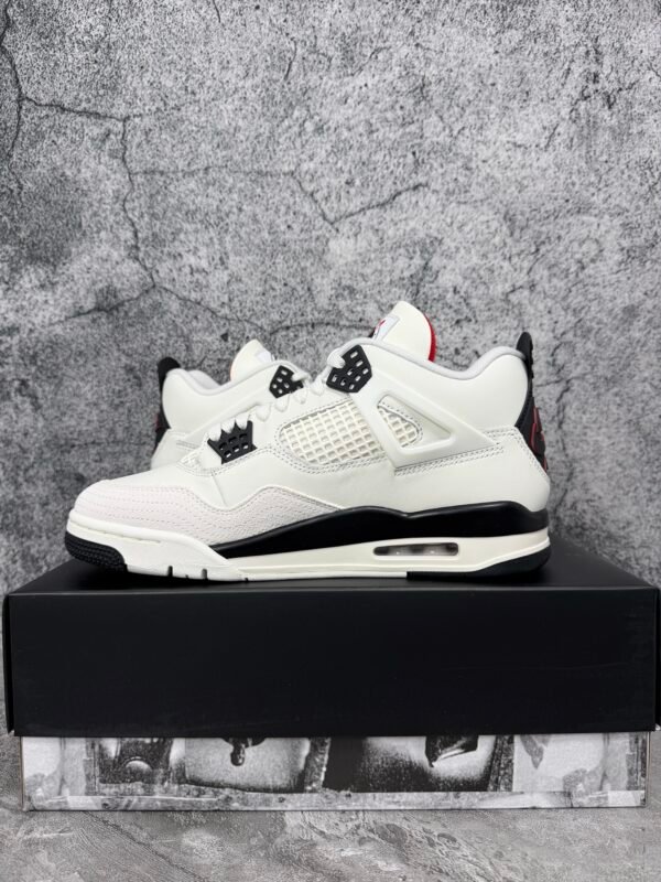 Jordan 4 Retro OG Flight Club