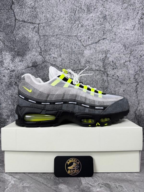 Nike Air Max 95 SP Undefeated Geo NYC Neon