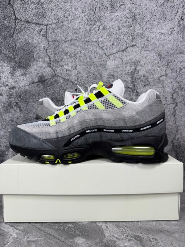 Nike Air Max 95 SP Undefeated Geo NYC Neon