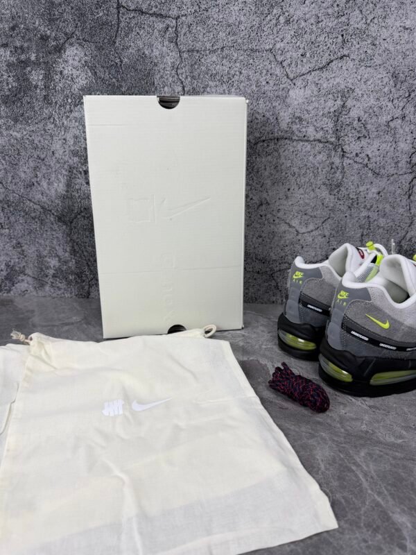 Nike Air Max 95 SP Undefeated Geo NYC Neon