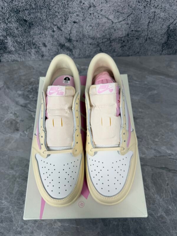 Jordan 1 Retro Low OG SP Travis Scott (pink)