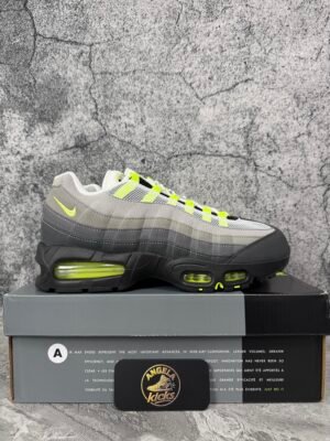 IMG_3867 Nike Air Max 95 OG Neon