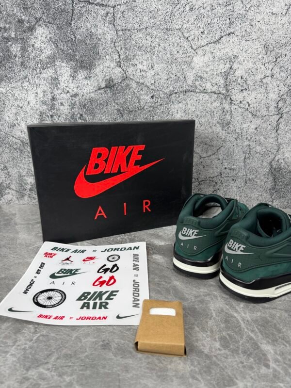 Jordan 4 RM SP Nigel Sylvester Grandma's Driveway