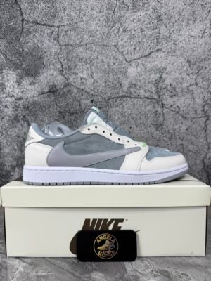 Jordan 1 Retro Low OG SP Travis Scott
