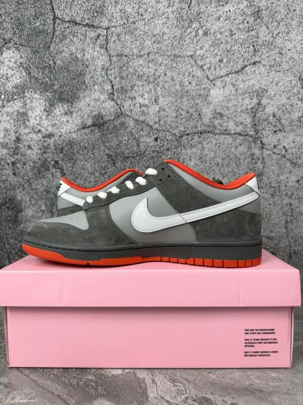 Nike SB Dunk Low Staple NYC Pigeon