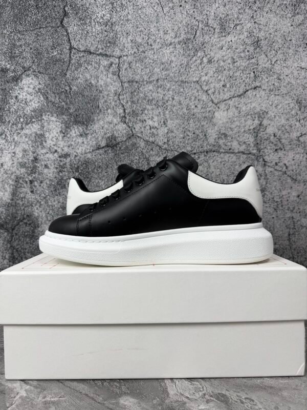 Alexander McQueen Oversized Platform Black
