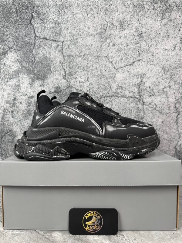 Balenciaga Triple S black