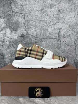 IMG_7032 Burberry Ramsey Vintage Check Suede Leather Archive Biege White