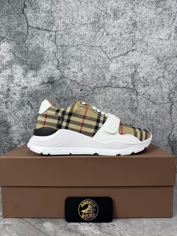 Burberry Ramsey Vintage Check Suede Leather Archive Biege White