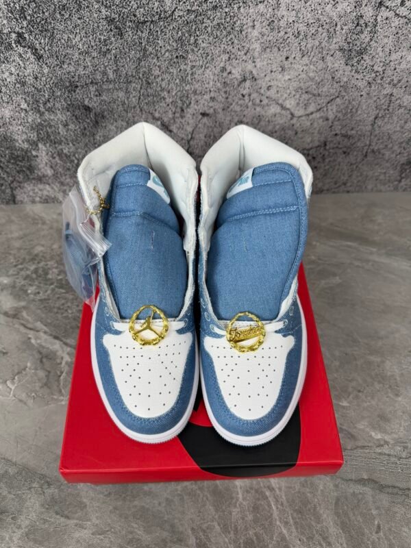Air Jordan 1 Retro High OG 'Denim'