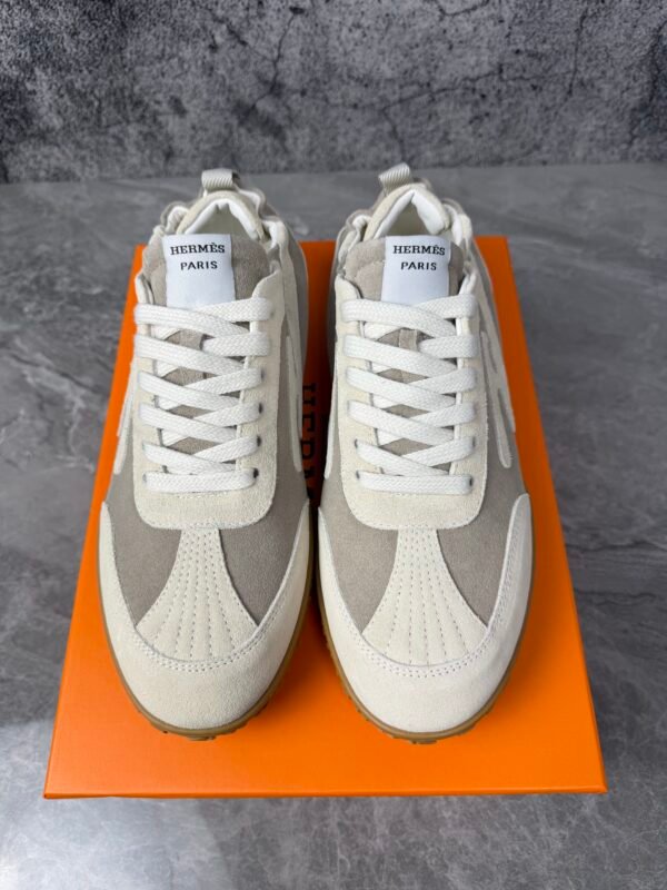 Hermes jet