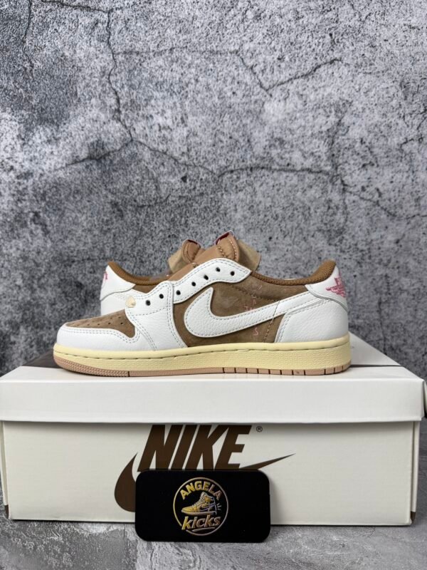Jordan 1 Retro Low OG SP Travis Scott