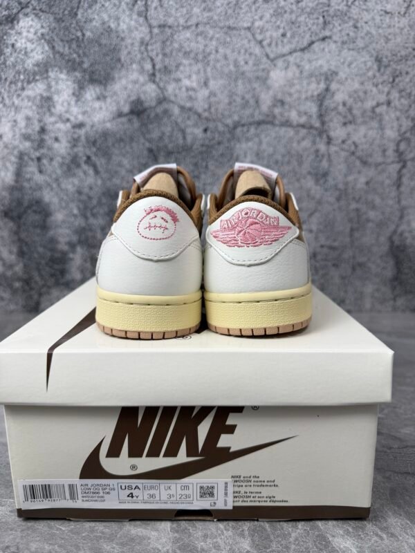 Jordan 1 Retro Low OG SP Travis Scott