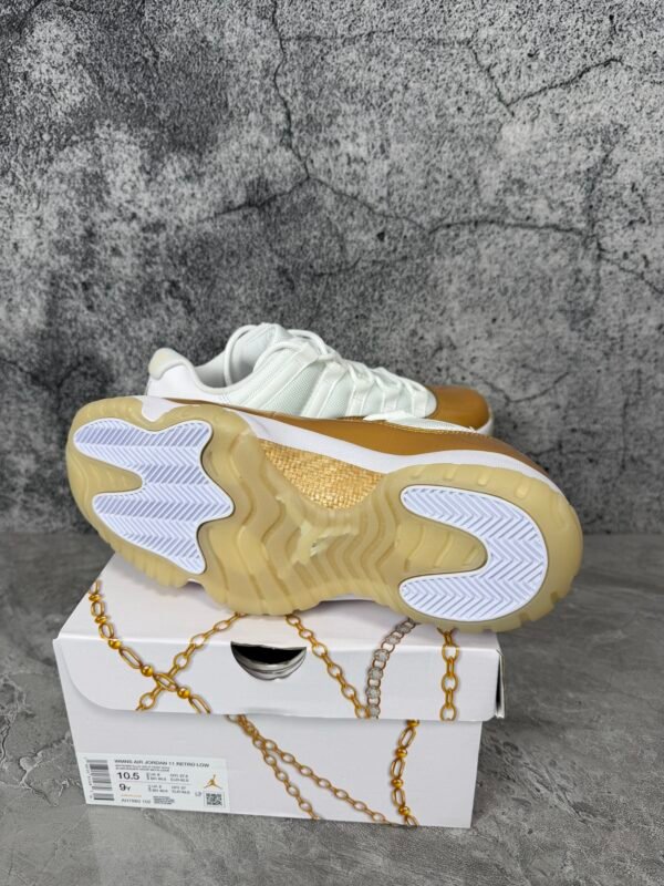 Jordan 11 Retro Low Mother's Day