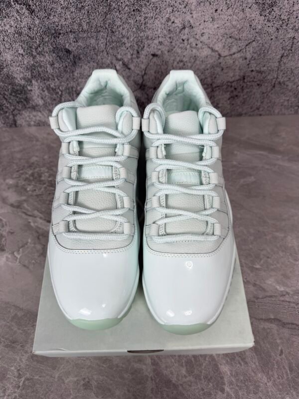 Air Jordan 11 Retro