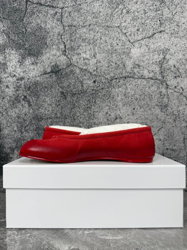 Maison Margiela Tabi red