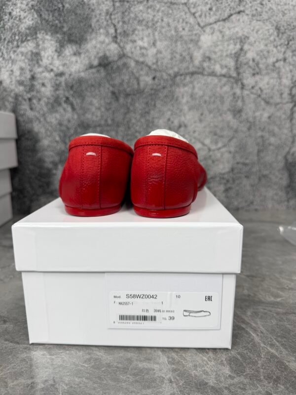 Maison Margiela Tabi red