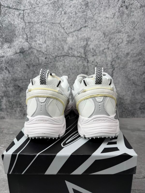 OFF-WHITE Be Right Back White