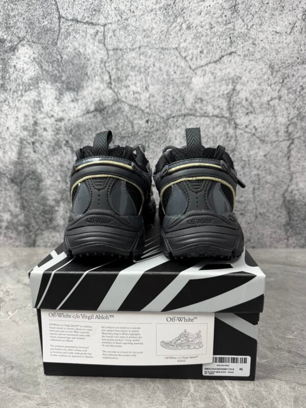 OFF-WHITE Be Right Back Black