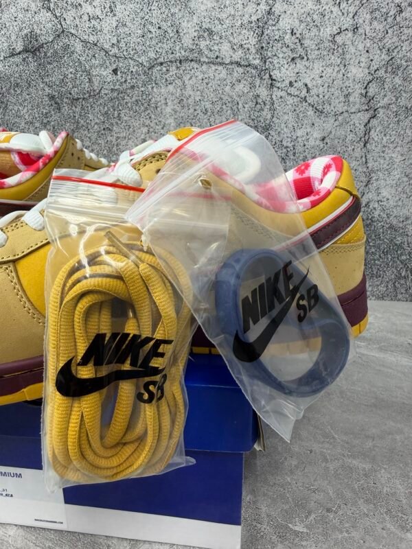 Nike SB Dunk Low Yellow Lobster
