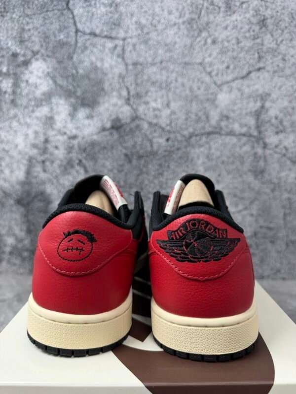 Jordan 1 Retro Low OG SP Travis Scott Black red