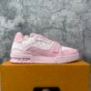 Louis Vuitton Trainer pink