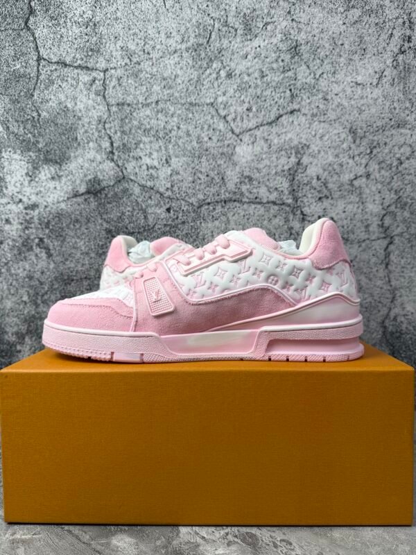 Louis Vuitton Trainer pink