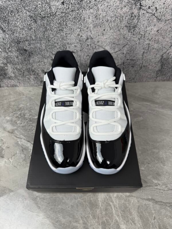 Jordan 11 Retro Low Concord