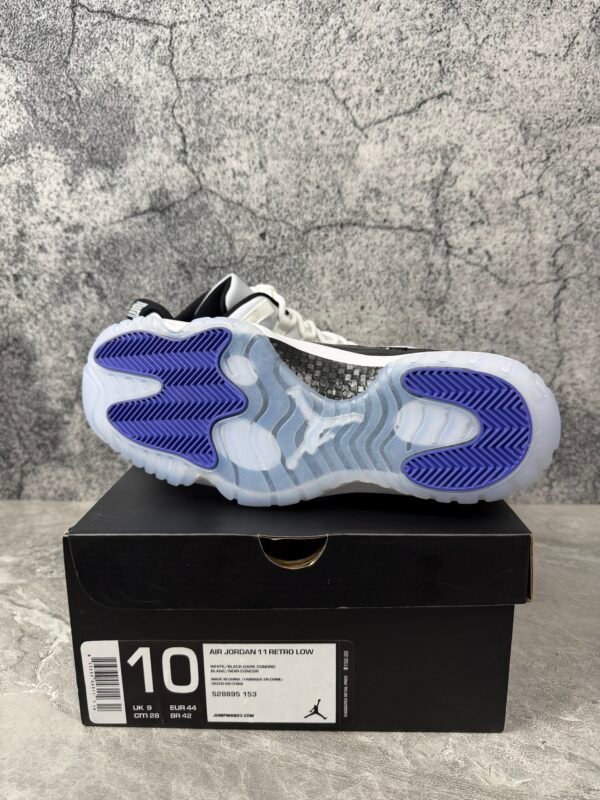 Jordan 11 Retro Low Concord
