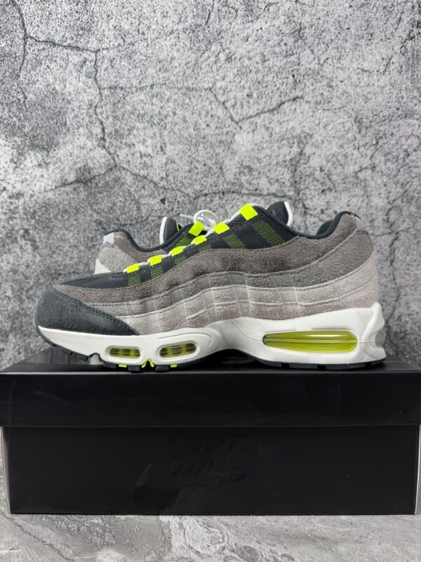 Nike Air Max 95 OG Reverse Gradient Neon